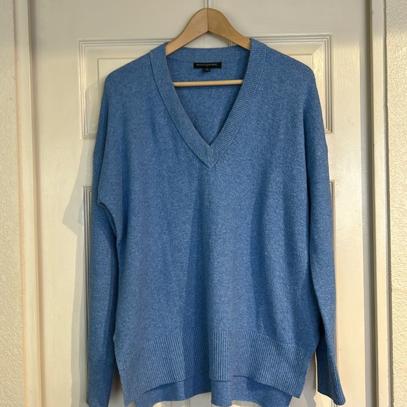 Banana Republic Other - Banana Republic Blue Vneck Sweater